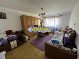 apartament-3-camere-decomandat-de-vanzare-in-cetate-zona-mercur