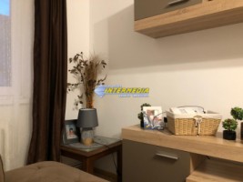 vanzare-apartament-special-2-camere-62-mp-cetate-zona-mercur-1