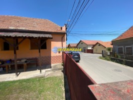 casa-pe-parter-renovata-cu-pivnita-si-1375-mp-teren-de-vanzare-in-alba-iulia-zona-micesti-21