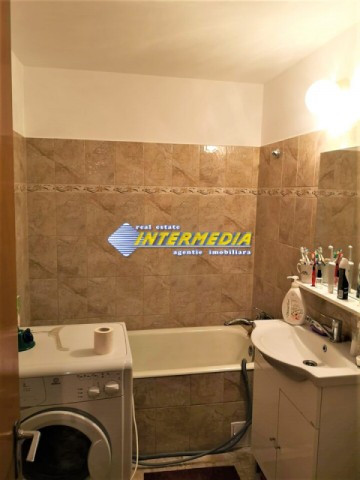 apartament-3-camere-si-2-bai-de-vanzare-cetate-zona-mercur-etaj-2-4