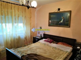 apartament-3-camere-si-2-bai-de-vanzare-cetate-zona-mercur-etaj-2-5