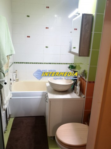 apartament-3-camere-decomandat-etaj-2-cetate-zona-closca-16