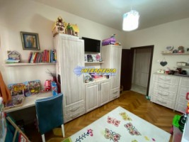 apartament-cu-3-camere-decomandate-2-bai-foste-proprietati-renovat-mobilat-de-vanzare-cetate-closca-3