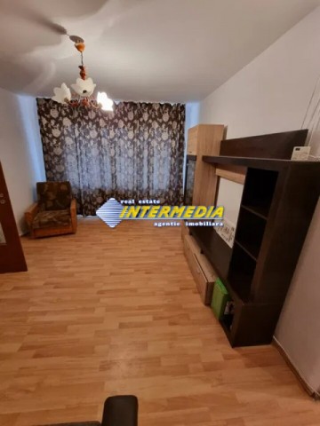 apartament-2-camere-renovat-de-vanzare-cetate-2