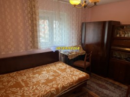 apartament-2-camere-de-vanzare-zona-cetate-etaj-1-zona-piata-3