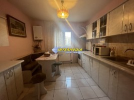 apartament-2-camere-de-vanzare-zona-cetate-etaj-1-zona-piata-5