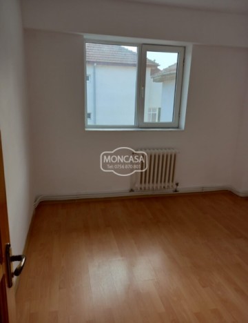 apartament-3-camere-zona-stejari-etaj-4-cu-sarpanta-5