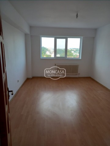 apartament-3-camere-zona-stejari-etaj-4-cu-sarpanta