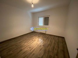 apartament-3-camere-decomandat-2-bai-si-balcon-finisat-de-vanzare-zona-cetate-mercur-2