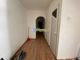 apartament-3-camere-decomandat-2-bai-si-balcon-finisat-de-vanzare-zona-cetate-mercur-10