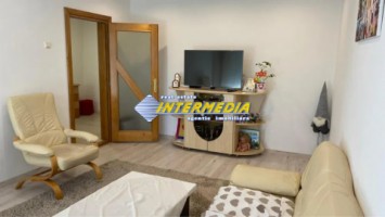 apartament-3-camere-decomandat-zona-cetate-closca-foste-proprietati-1