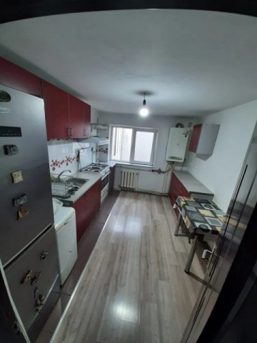 apartament-4-camere-zona-liceul-eminescu-2