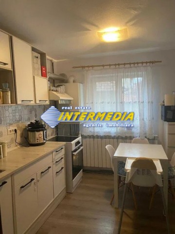 apartament-2-camere-de-vanzare-alba-iulia-zona-cetate-piata-1