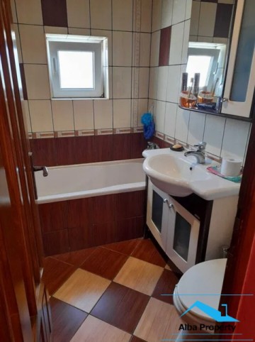 apartament-cu-3-camere-de-vanzare-in-alba-alba-iulia-5