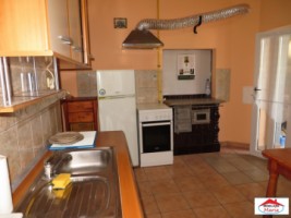 casa-semicentrala-cu-curte-de-inchiriat-id-21503-4