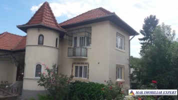 blocat-deocamdata-casa-6-camere-teren-530-mp-campulung-1