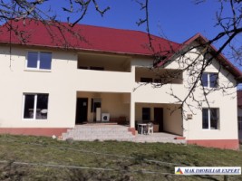 vila-9-camere-de-vanzare-in-malu-godeni-arges-teren-de-1270-mp-ideal-pentru-familie-sau-pensiune-1