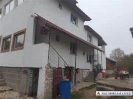 de-vanzare-vila-cu-7-camere-si-teren-de-3800-mp-merisani-arges-4