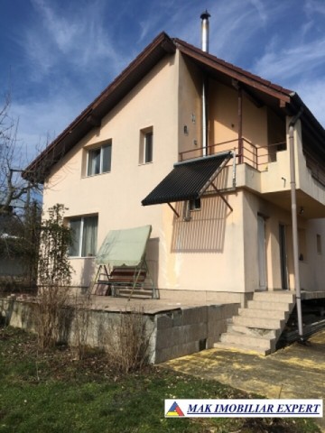 vila-cu-4-camere-si-teren-de-2096-mp-de-vanzare-merisani-arges