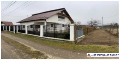 gospodarie-2-corpuri-casa-8-camere-teren-2250-mp-schitu-golesti