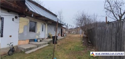 vand-vila-la-rosu-5-camere-teren-de-600-mp-in-titesti-arges-3