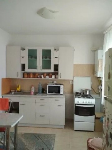 apartament-cu-3-camere-mobilat-bloc-dupa-2000-1