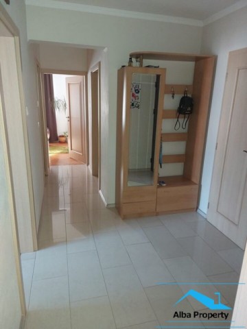 apartament-3-camere-decomandat-zona-cetate-2