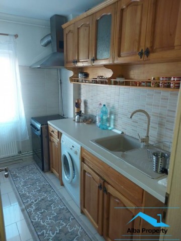 apartament-3-camere-decomandat-zona-cetate-4