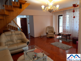 vand-apartament-cu-patru-camere-cu-scara-interioara-in-centru