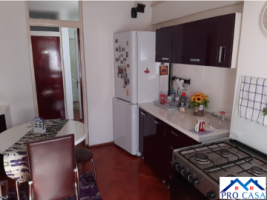 vand-apartament-cu-patru-camere-cu-scara-interioara-in-centru-3