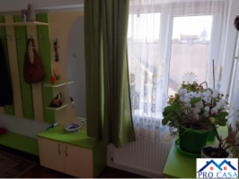 vand-apartament-cu-patru-camere-cu-scara-interioara-in-centru-4