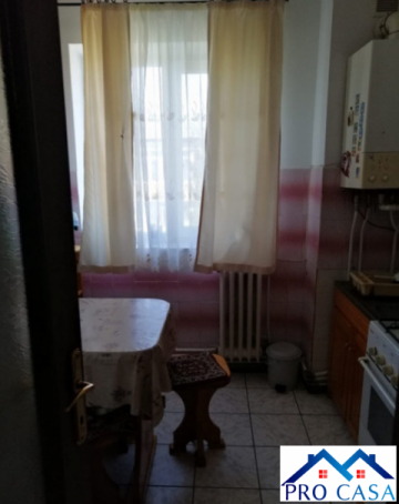 vand-apartament-2-camere-cetate-1