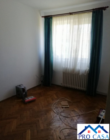 vand-apartament-2-camere-cetate-4