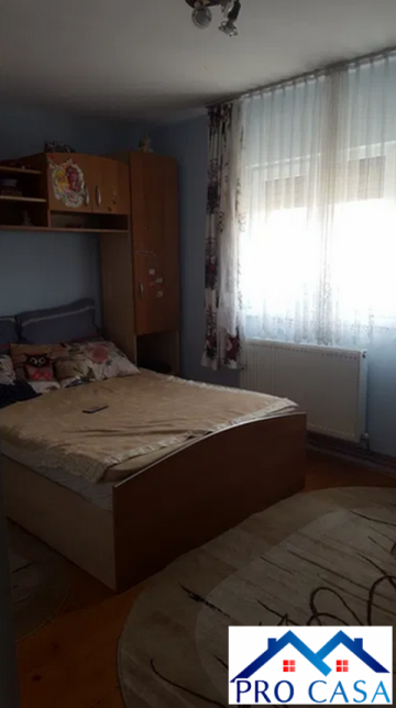 vand-apartament-2-camere-in-cetate-zona-piata-mercur-3