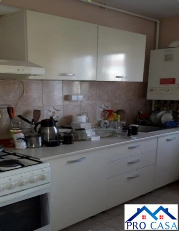 vand-apartament-3-camere-in-cetate-zona-closca-et3