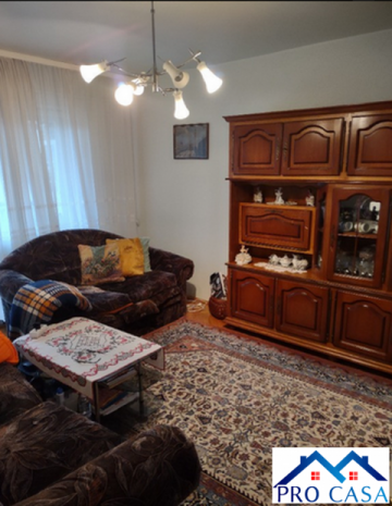 vand-apartament-4-camere-decomandat-cetate-zona-closca