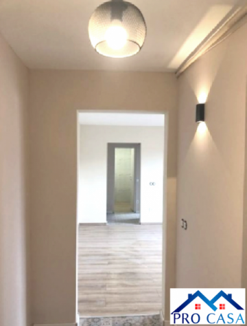 vand-apartament-3-camere-in-cetate-zona-piata-3