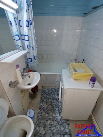 inchiriez-apartament-3-camere-semidecomandat-zona-garii-6