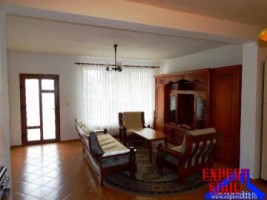 inchiriez-apartament-3-camere-la-vila-zona-selimbar