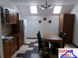 inchiriez-ap-2-camere-la-casa-recent-renovat-zona-spitalul-judetian-5