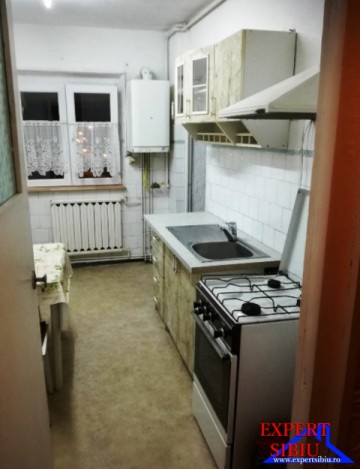 inchiriez-apartament-2-camere-decomandat-zona-strand-5