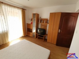 inchiriez-apartament-4-camere-decomandate-zona-valea-aurie-3