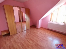 inchiriez-apartament-4-camere-decomandate-zona-valea-aurie-4