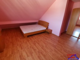 inchiriez-apartament-4-camere-decomandate-zona-valea-aurie-5