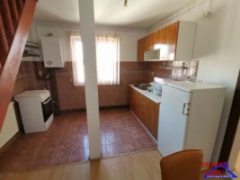 inchiriez-apartament-4-camere-decomandate-zona-valea-aurie-6