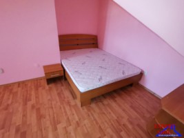 inchiriez-apartament-4-camere-decomandate-zona-valea-aurie-11