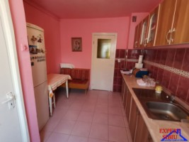 vand-apartament-4-camere-decomandat-zona-vasile-aaron