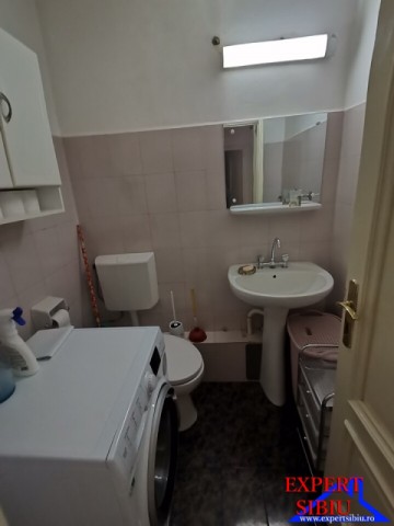 inchiriez-apartament-3-camere-decomandat-zona-turnisor-12