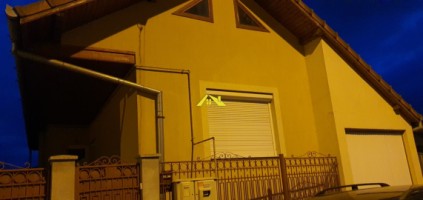 casa-de-vanzare-lipoveni-1