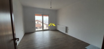 casa-de-vanzarein-cetate-piata-4